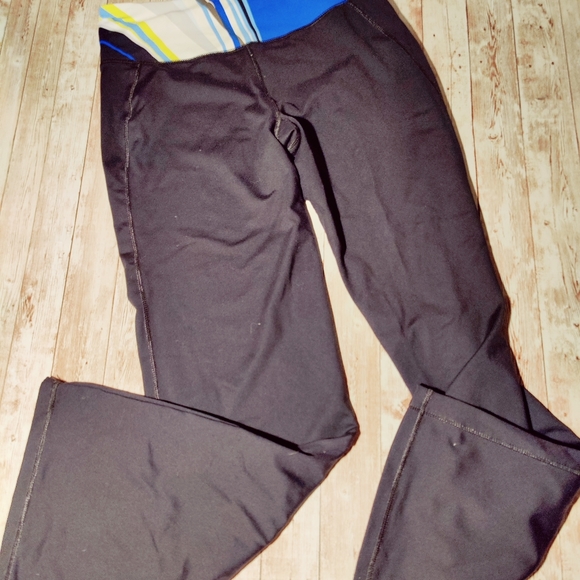 ALO Yoga pants - Picture 4 of 7